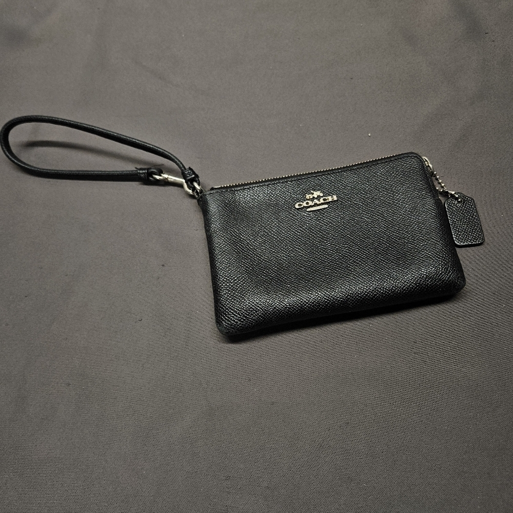 Coach Wristlet Leather Black Corner Zip Pebble Leather 52392